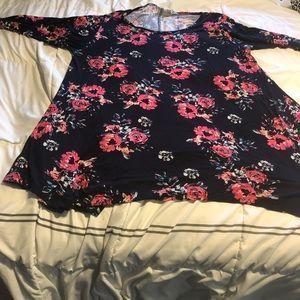Size 2x tunic. Only worn a few times